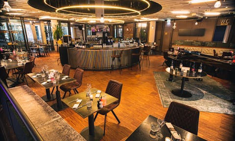 Lovely Restaurant in City Center - Image 0
