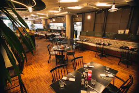 Lovely Restaurant in City Center - Image 1