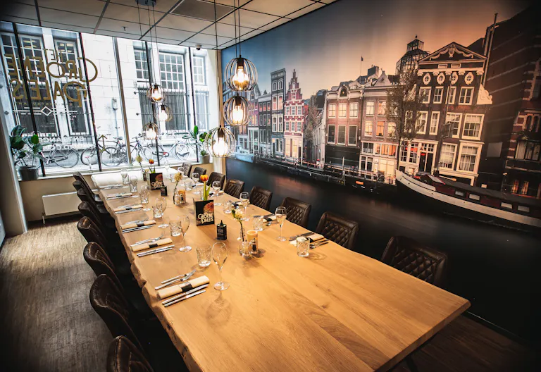 Lovely Restaurant in City Center - Image 2