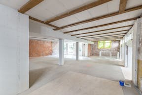 Spacious Venue in Canal District - Image 2