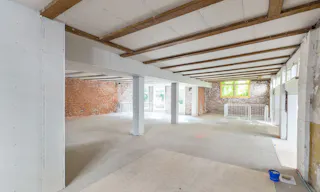 Spacious Venue in Canal District - Image 2