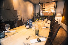 Elegant City Center Meeting Room - Image 0