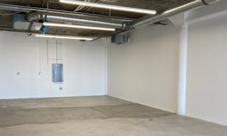 New Boutique Space in the Wharf - Image 2