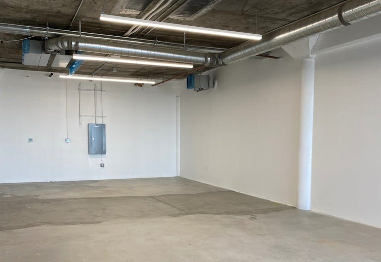 New Boutique Space in the Wharf - Image 2