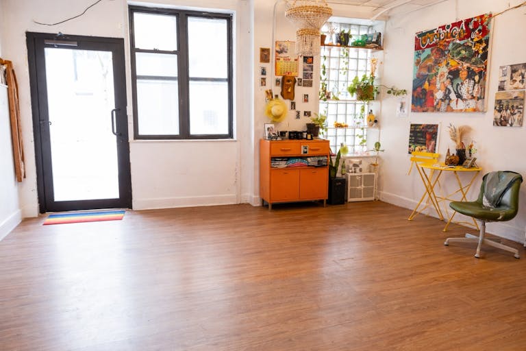 Bright Beautiful Retail, Cafe ,Event Space In The Heart Of Williamsburg - Image 0