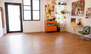Bright Beautiful Retail, Cafe ,Event Space In The Heart Of Williamsburg - Image 0