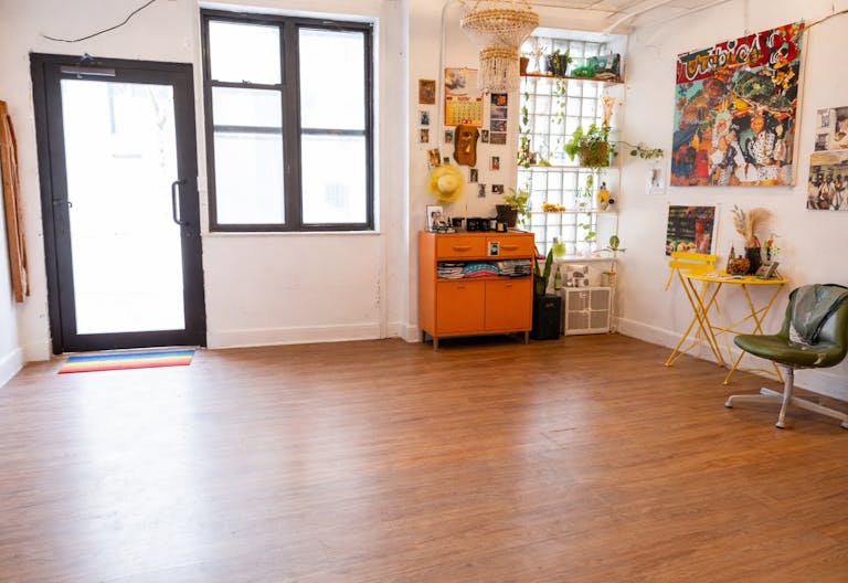Bright Beautiful Retail, Cafe ,Event Space In The Heart Of Williamsburg - Image 0