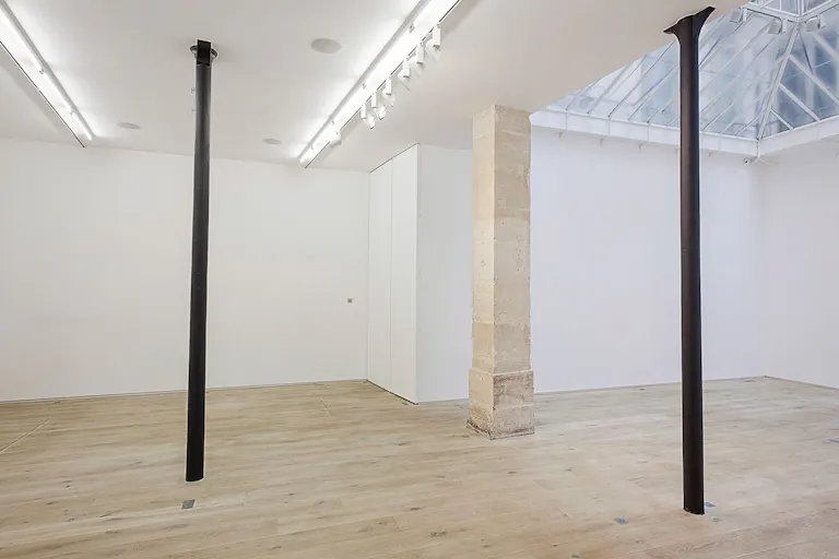 Beautiful Arts et Métiers Showroom - Image 1