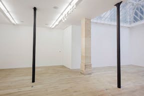 Beautiful Arts et M�tiers Showroom - Image 1