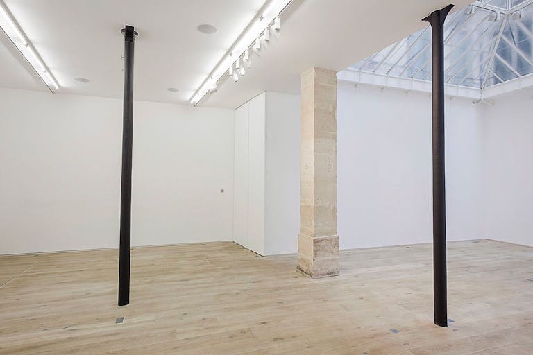 Beautiful Arts et M�tiers Showroom - Image 1