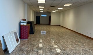 Blank canvas store front/creative space - Image 2