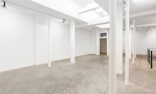 Retail Space in Le Marais - Image 2