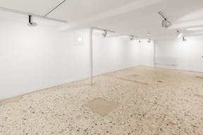 Retail Space in Le Marais - Image 7