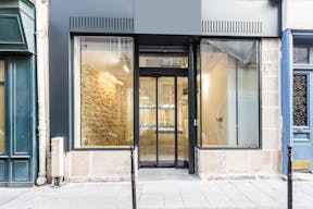 Retail Space in Le Marais - Image 8