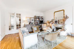 Loft Space in Paris 9th - Image 3