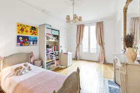 Loft Space in Paris 9th - Image 6
