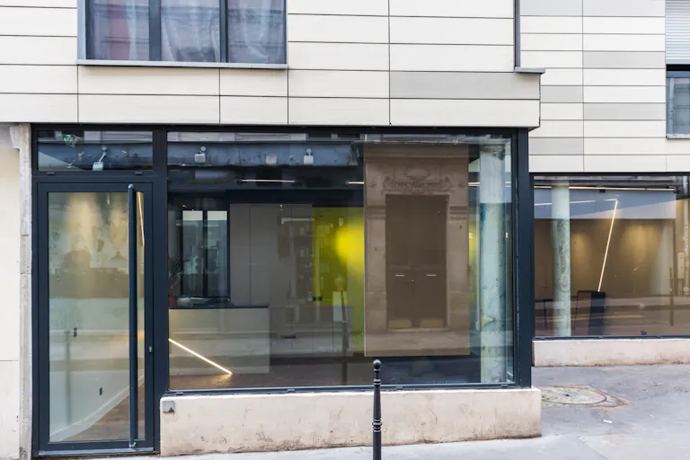 Bright Gallery in Le Marais - Image 1