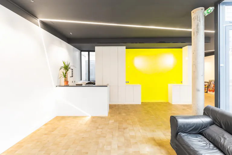 Bright Gallery in Le Marais - Image 2