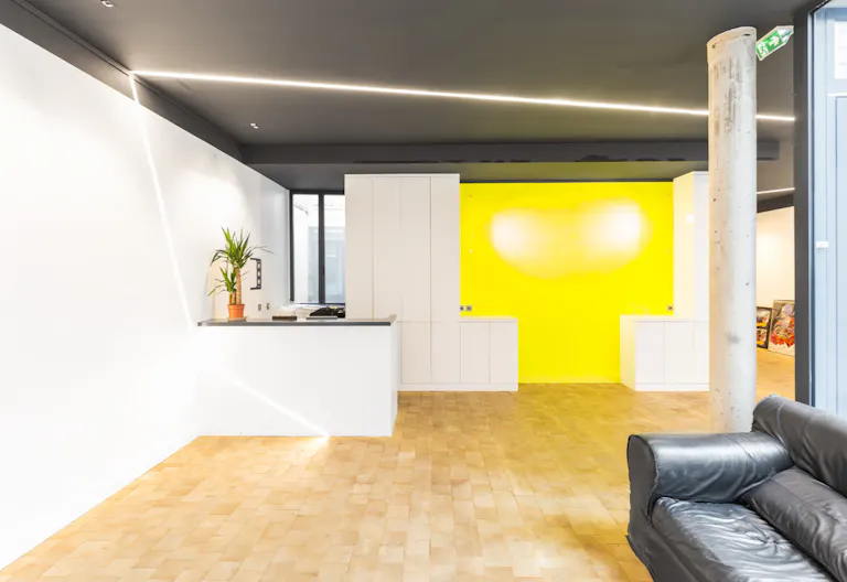 Bright Gallery in Le Marais - Image 2