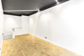 Bright Gallery in Le Marais - Image 7