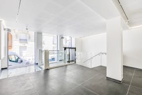 Art Gallery Near Champs-Elysées - Image 3