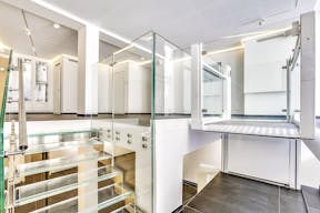 Art Gallery Near Champs-Elysées - Image 6