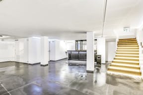 Art Gallery Near Champs-Elysées - Image 9