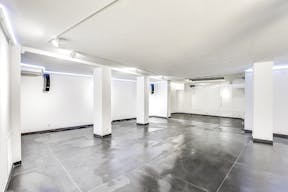 Art Gallery Near Champs-Elysées - Image 10