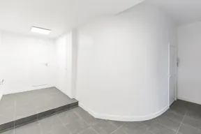 Classic Le Marais Art Gallery - Image 0