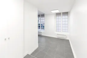 Classic Le Marais Art Gallery - Image 2