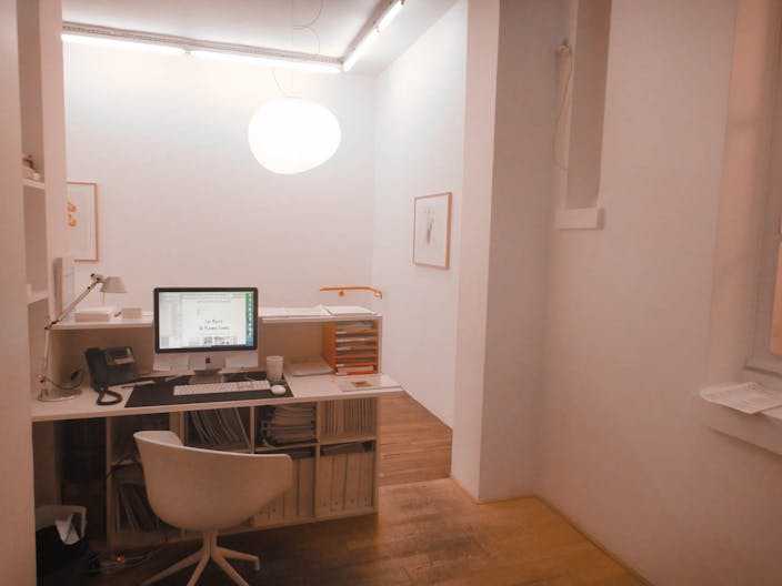 Contemporary art gallery in the elegant Le Marais neighborhood - Image 2