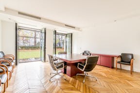 Spacious Tilsitt Flat with Garden - Image 13