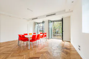 Spacious Tilsitt Flat with Garden - Image 18