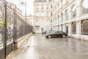 Spacious Tilsitt Flat with Garden - Image 21