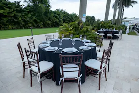 Tranquil Oasis Retreat with Lush Gardens and Modern Amenities Near Miami - Image 14