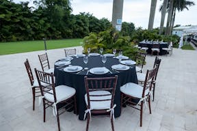 Tranquil Oasis Retreat with Lush Gardens and Modern Amenities Near Miami - Image 14