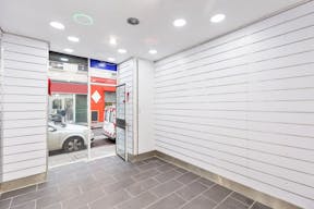 Bright white-box near to Bastille - Image 0