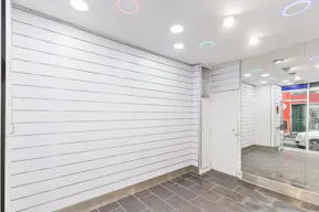 Bright white-box near to Bastille - Image 3