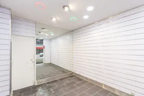 Bright white-box near to Bastille - Image 4