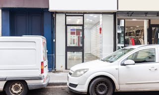 Bright white-box near to Bastille - Image 5