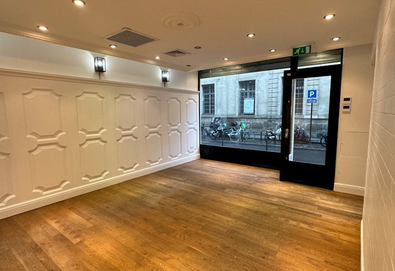 Pop-up store angle en plein coeur du Marais - Image 3