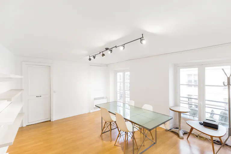 Loft Space in the 1st Arrondissement - Image 1