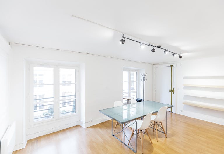 Loft Space in the 1st Arrondissement - Image 2