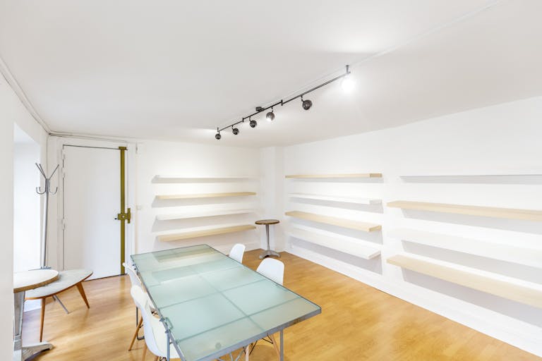 Loft Space in the 1st Arrondissement - Image 3