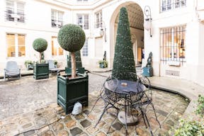 Loft Space in the 1st Arrondissement - Image 11