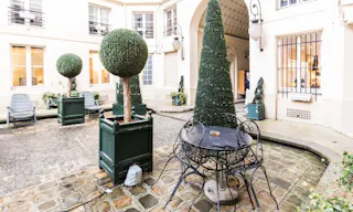 Loft Space in the 1st Arrondissement - Image 11