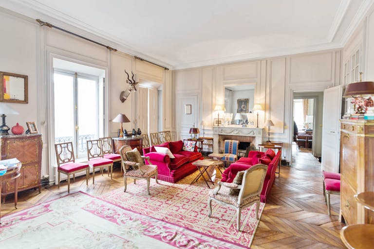 Elegant Space on the Etoile Square - Image 0