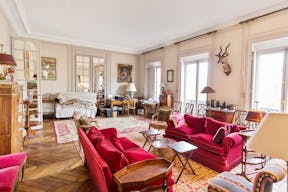 Elegant Space on the Etoile Square - Image 1