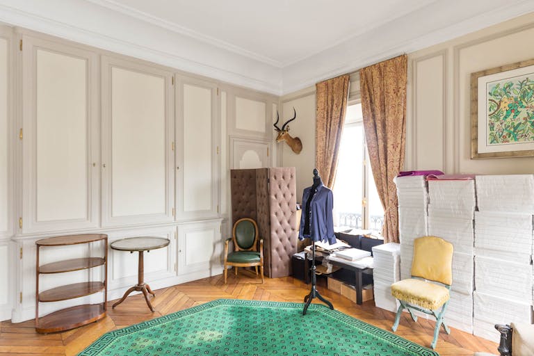 Elegant Space on the Etoile Square - Image 2