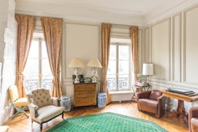 Elegant Space on the Etoile Square - Image 3